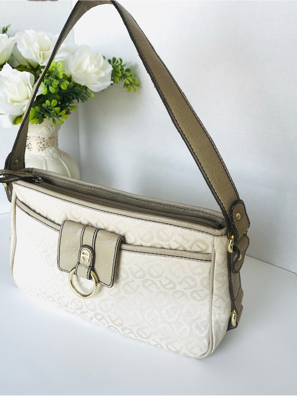 ETIENNE AIGNER Signature Jacquard Shoulder Bag Ivory/Tan Gold-Tone Hardwre Purse